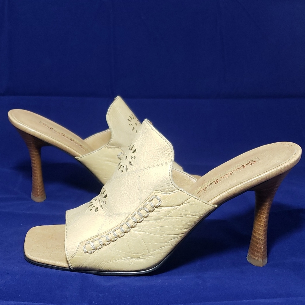 Leather peep toe heel